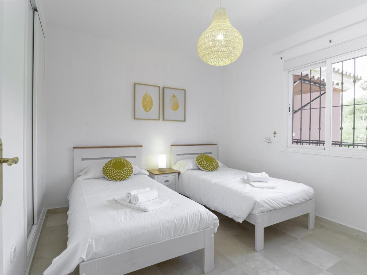 2308- 2Bedrooms Apt With Stunning Sea View-Terrace Манилва Экстерьер фото